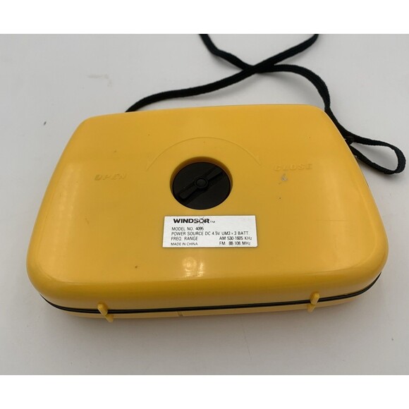 Vintage Windsor AM/FM Radio Water Resistant In Original Box. - Picture 3 of 9